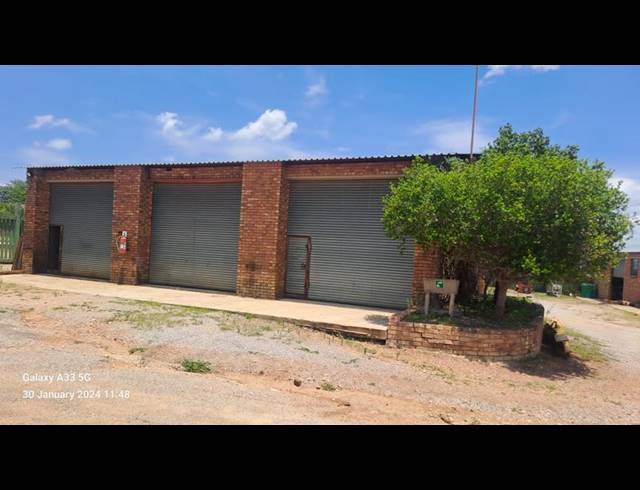 INDUSTRIAL PROPERTY TO RENT IN LAEZONIA